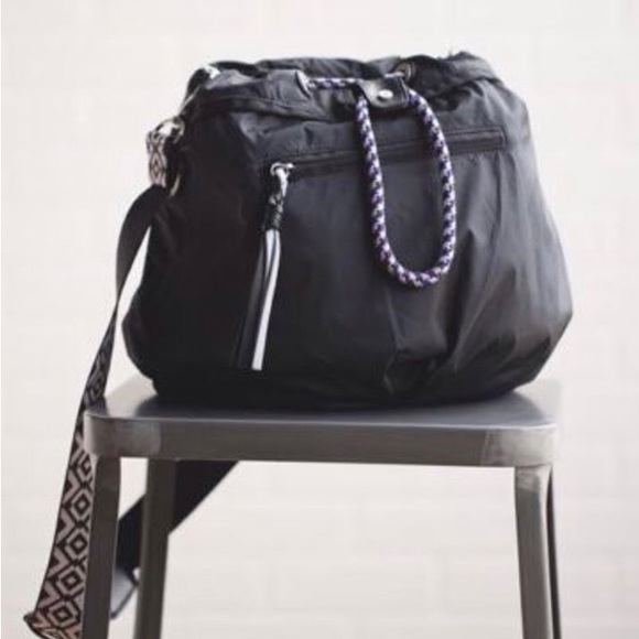 🌟PRICE DROP🌟Lululemon Diversity Bag - Picture 5 of 6